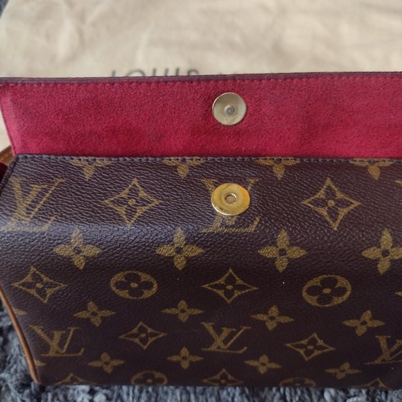 🌹Amazing Rare Louis Vuitton Recital - Picture 5 of 15